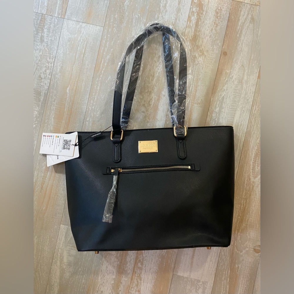 Lovevook purse NWT